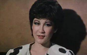 李小龙死在她床上,向华强坚持娶她,这个叫丁佩的女人到底有多狠