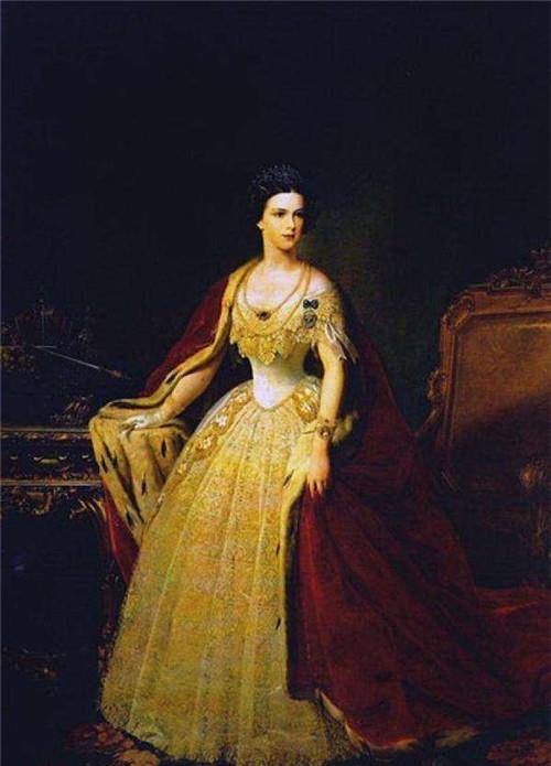 茜茜公主腰围有多细?身高1米72,腰围45厘米,怀孕期间仍在束腰