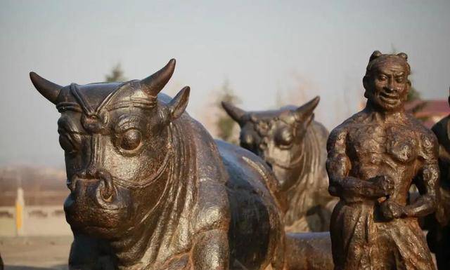 千年前的"黄河铁牛"捞上岸,放在露天为何不保护?专家:不敢动