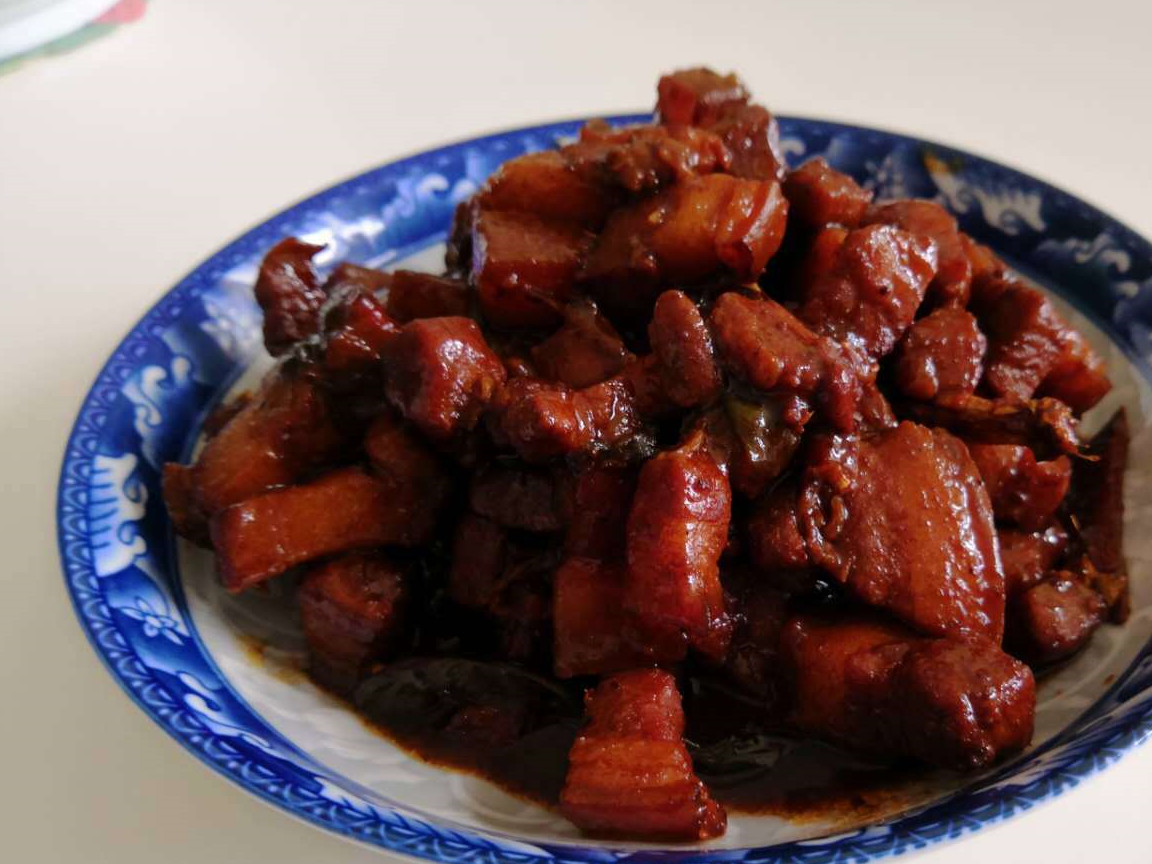 红烧肉的懒人做法,不用炒糖色照样色泽红润,鲜香入味,入口即化