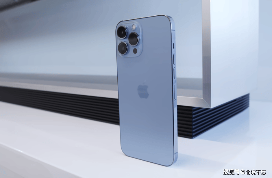 经典"远峰蓝"iphone,从高端降级为中端_promax_手机_苹果
