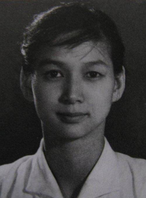 仍对前任念念不忘,妻子:你去和她见一面吧_潘鹤_张幼兰_因为