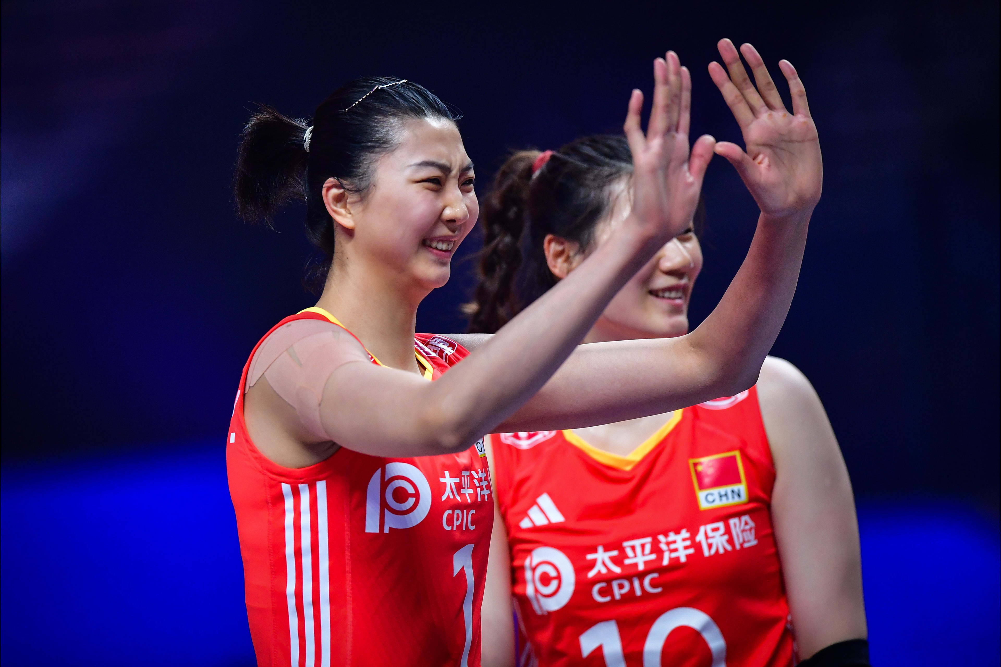 中国女排27岁2米巨头蜕变,攻拦一体太强:迈向世界级
