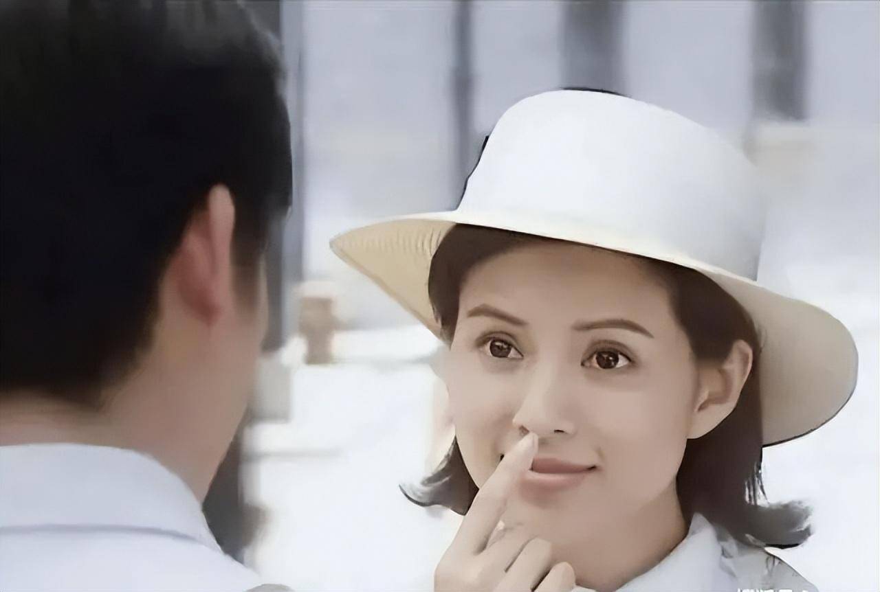 tvb演技就是好,一人分饰双角,个个判若两人,流量演员多学学吧