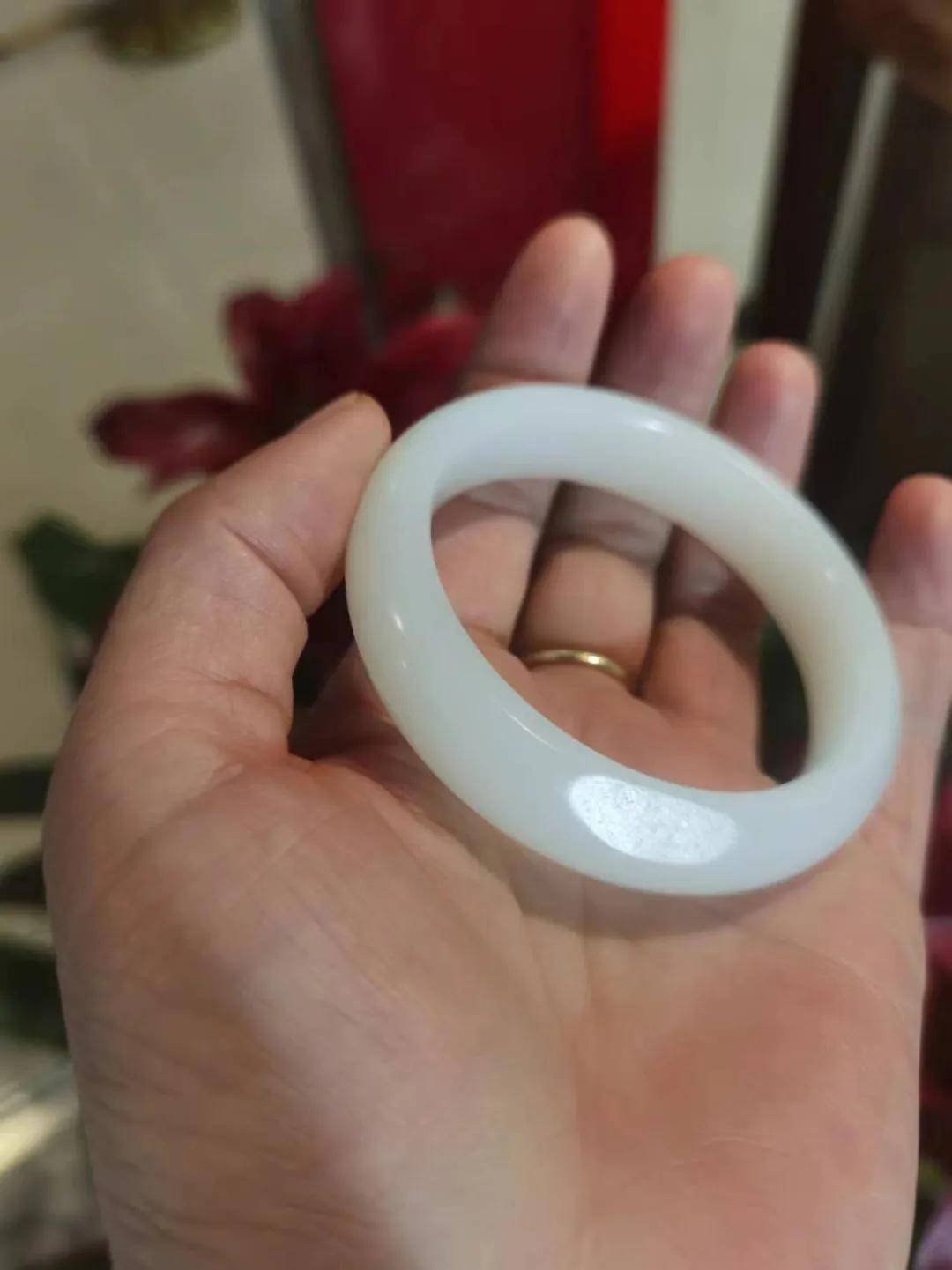 业界新动态,和田籽玉手镯价格井喷前兆