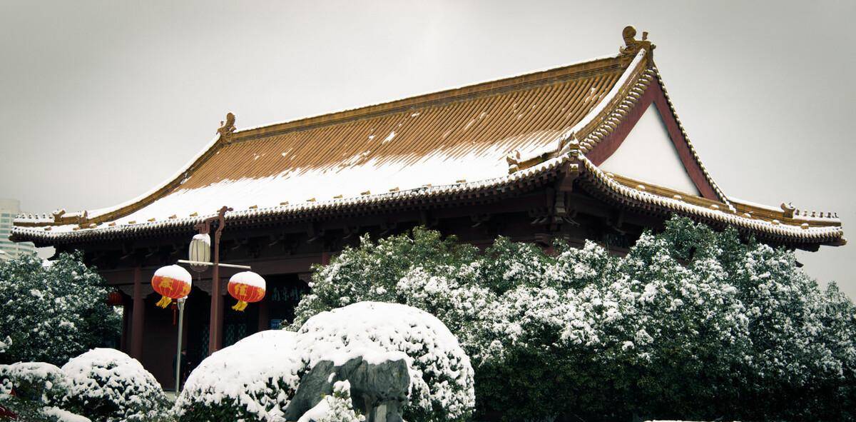 策划刺杀董卓而未死,计杀名将颜良和文丑,最低调的曹魏谋士荀攸