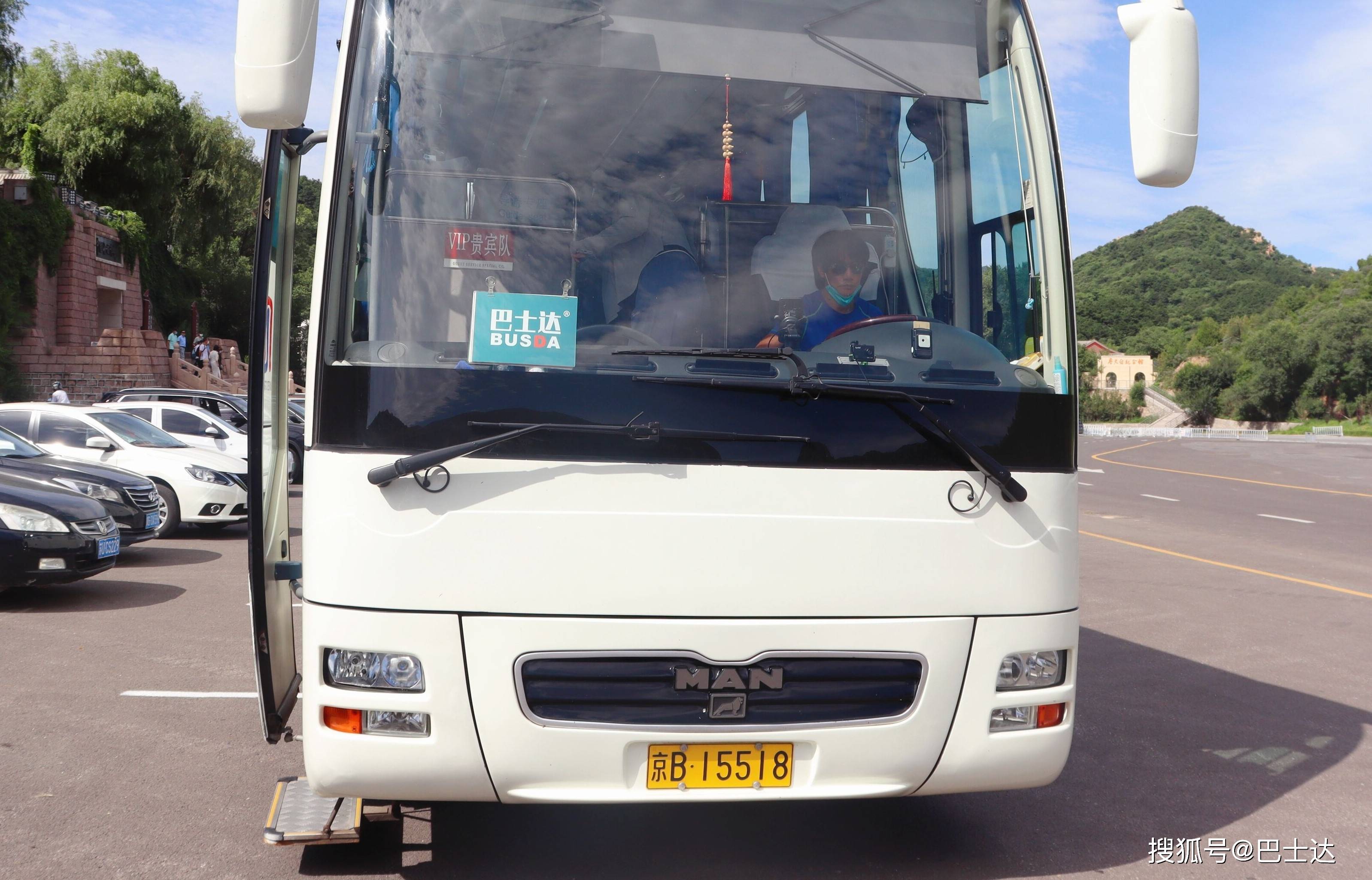 巴士达景区专线直通车,凭借其在旅游行业的丰富经验和优质服务,成为了