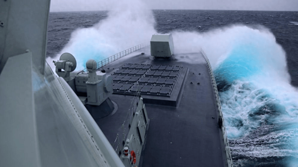 美媒披露:第10艘055已经下水,新批次052d正在建造中_中国海军_驱逐舰