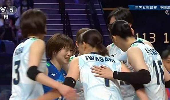 亚洲劲旅日本女排3-0横扫法国,积分追平中国队_比赛