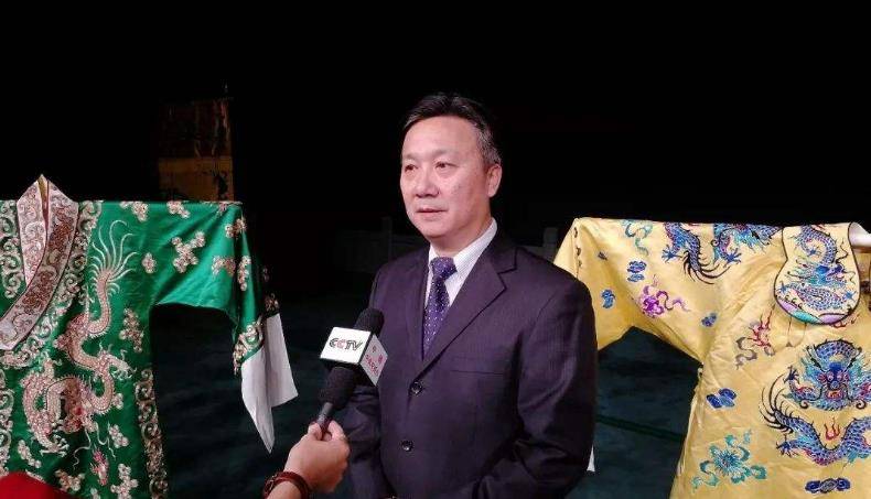 在张学津住院之后几个月,大弟子朱强接到了前往台湾演出的任务通知.