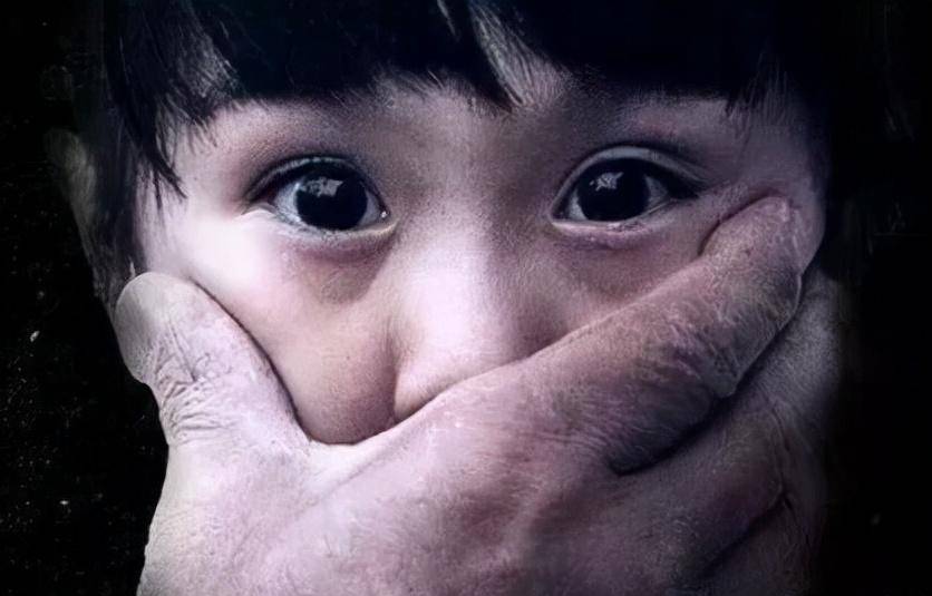 人贩子彭洪菊:拆散85个家庭,逃亡时被卖到山西,老公折磨其12年