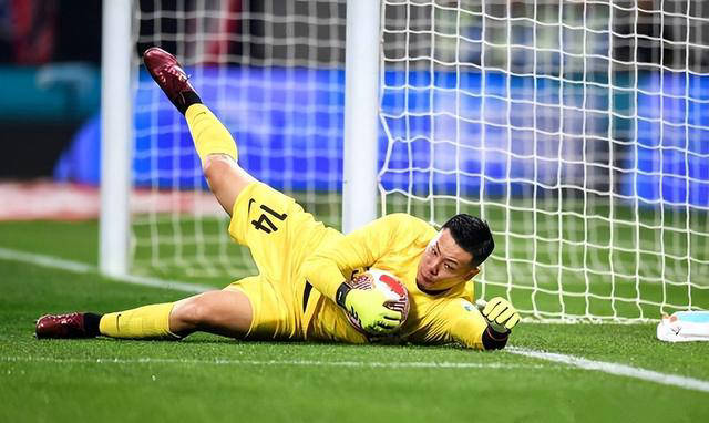 泰山队与传奇门将王大雷完成续约,将共终老球队,年薪曝光