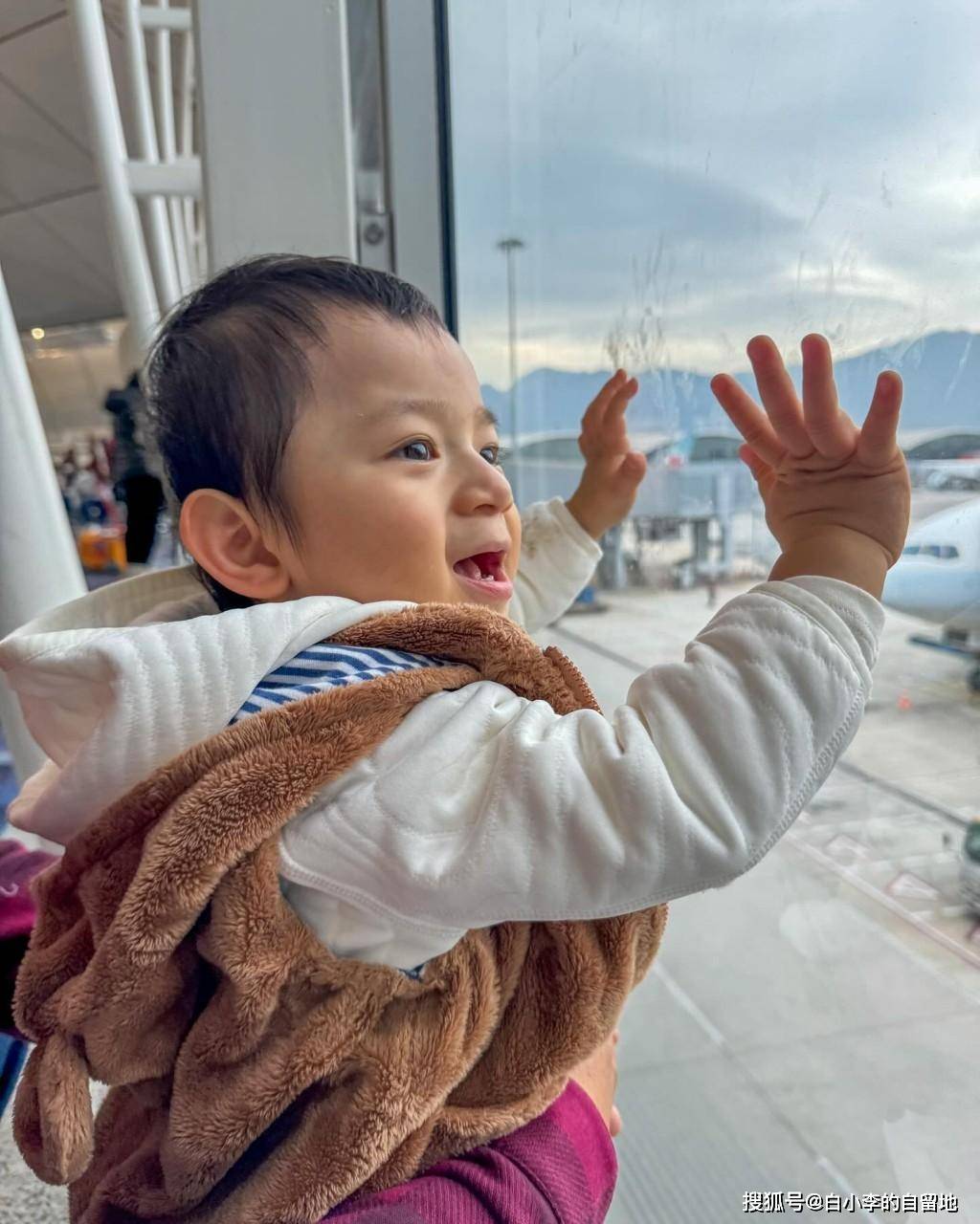 tvb男星公开2岁儿子患罕见病!发育迟缓严重影响生活,计划生二胎