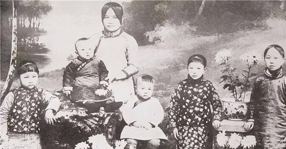 然而造化弄人,第五胎仍然是个女儿.