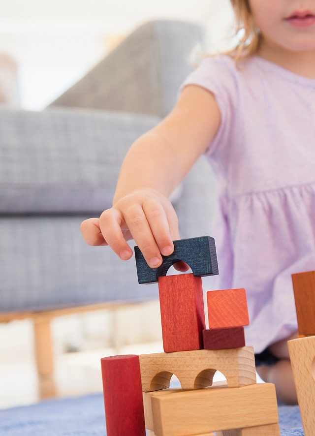为什么一定要给孩子玩积木?三大好处,孩子智力成长快人一步