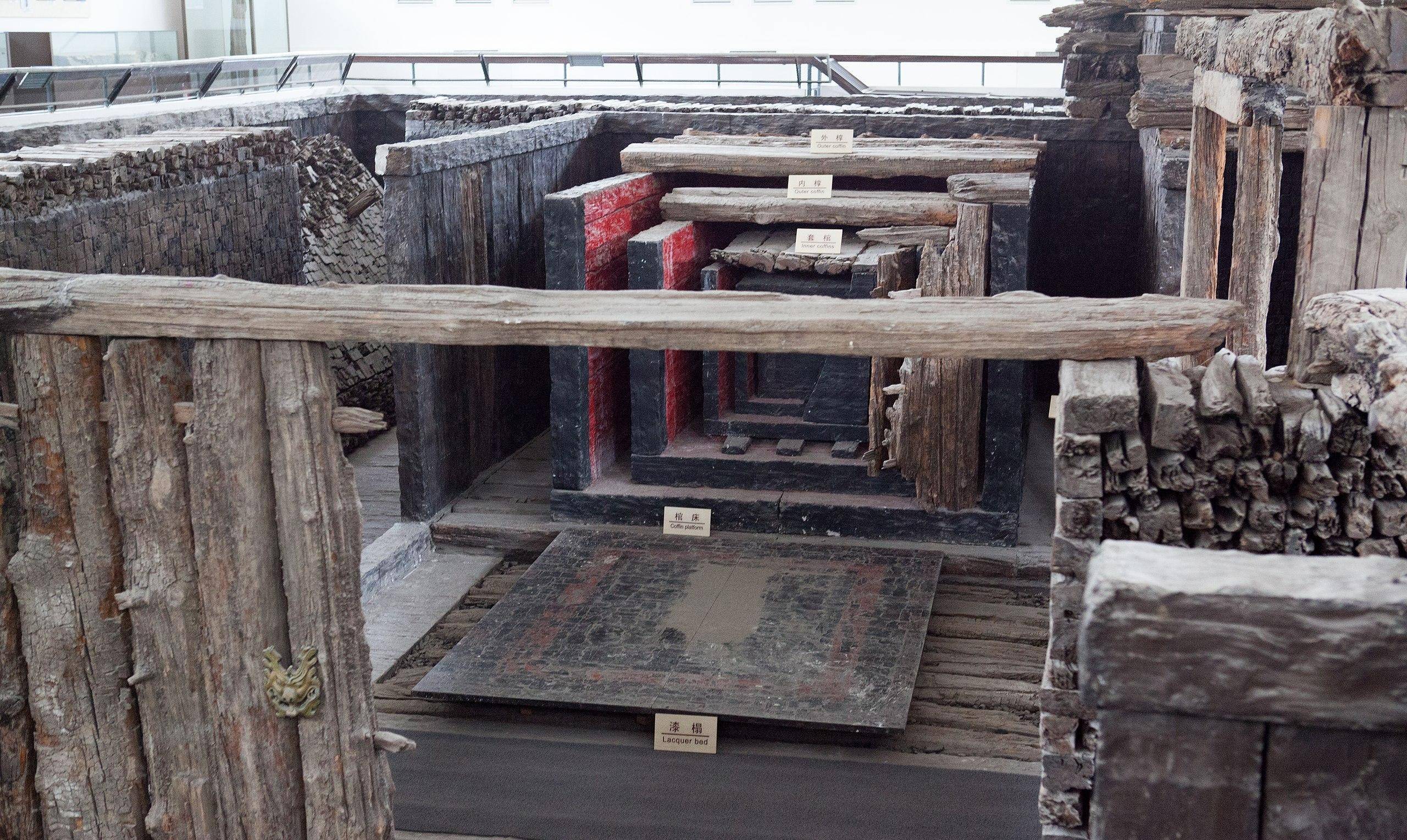 1974工人钻探,发现木炭紧急上报,市委书记:出动工兵,拨款十万