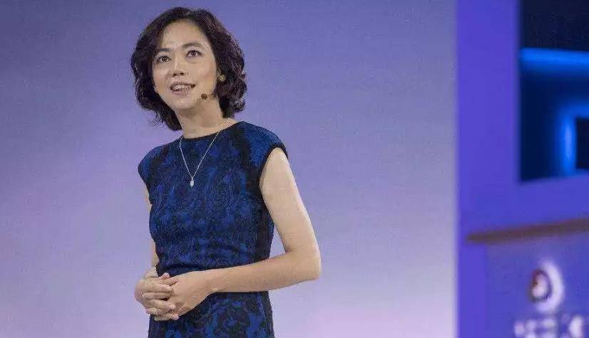 华裔女神李飞飞:从清洁工到斯坦福大学终身教授的蜕变之路