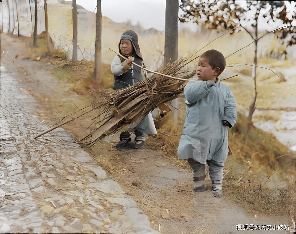 民国儿童生活纪实:从彩色老照片中窥见时代缩影