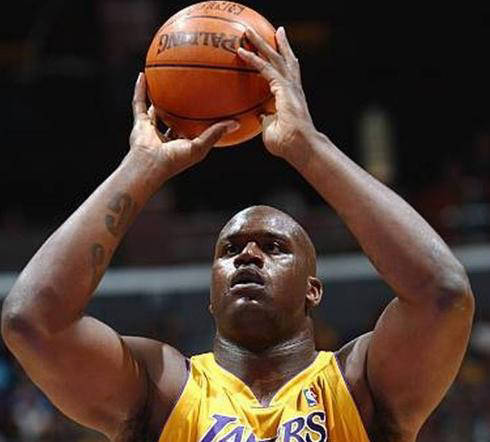 奥尼尔:篮球巨人的统治与缺憾