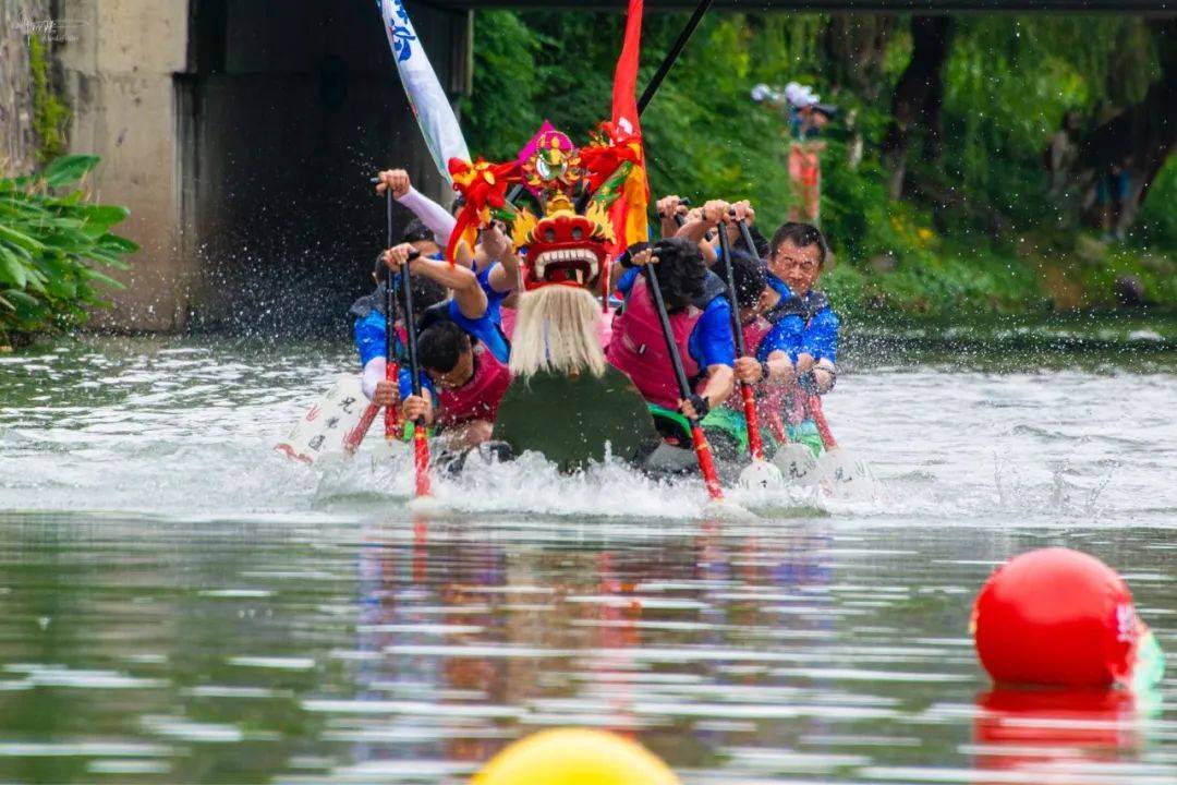 龙舟竞演,汉服装扮,花式露营,特色市集……杭州蒋村太热闹了