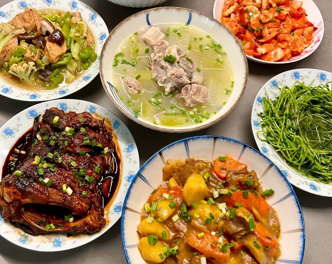 上海女子远嫁江西,晒娘家与婆家晚餐对比,网友:真实但心酸!