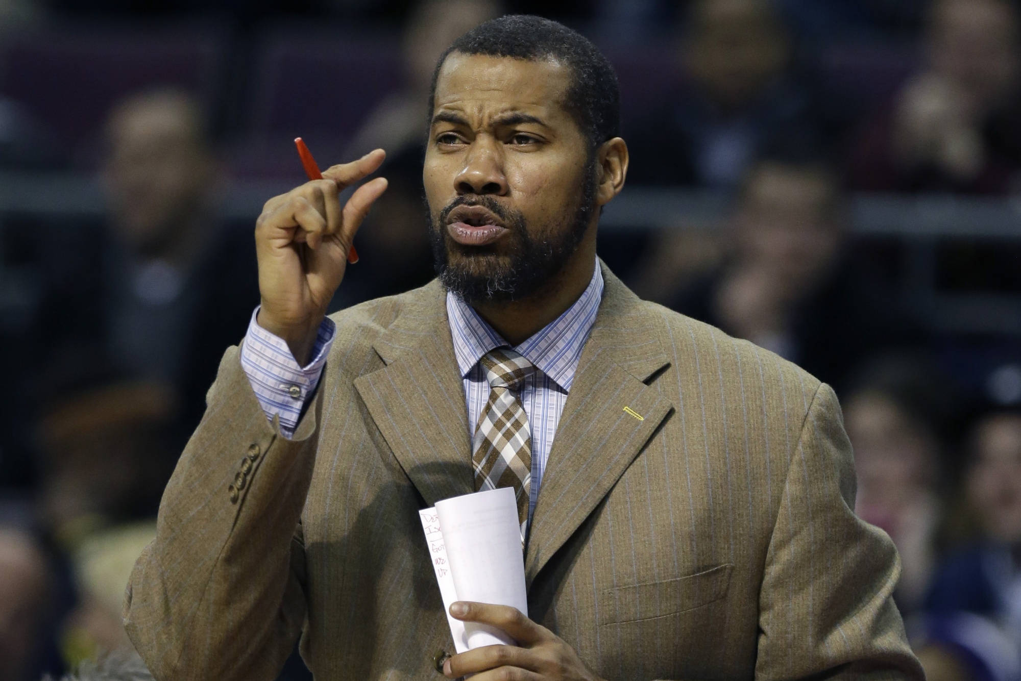 一夜消息:铂金复出时间曝光,雷霆奇才酿交易,名宿贬低