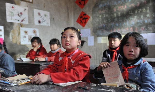 老师:胡忠谢晓君夫妇,拿着最低的工资,干着最伟大的事_孩子_生活_甘孜