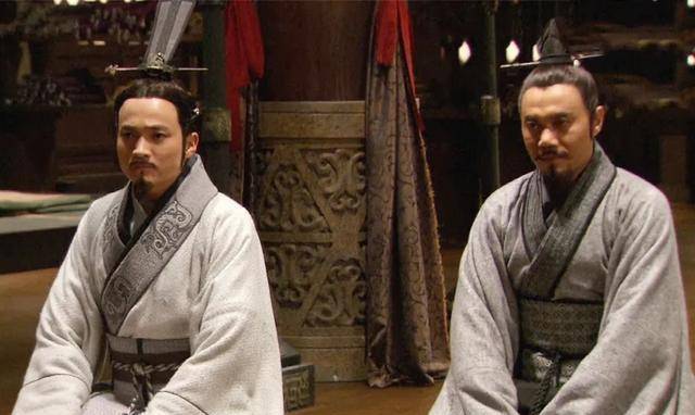 张仪出使楚国时,曾对楚王说,秦国有"虎贲之士百余万,车千乘,骑万匹.