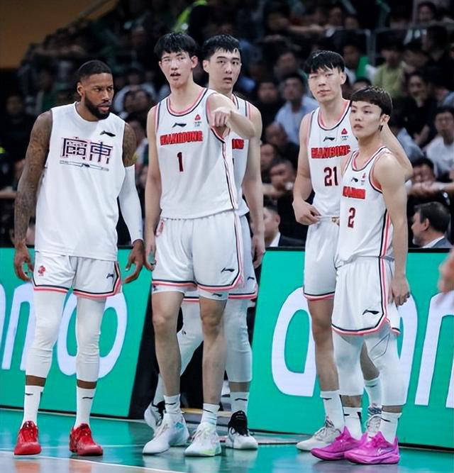 广东宏远外援加盟nbl联赛,追梦第四冠路失败杜锋不舍