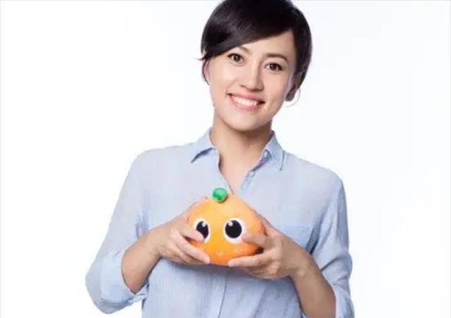 在湖畔大学微信群中,不少的企业家纷纷为柳青加油,为她打抱不平,丝毫