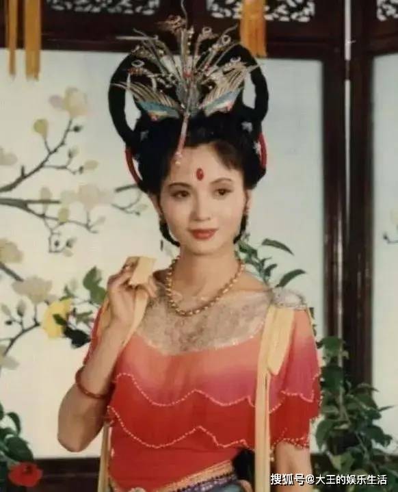 江南第一美人嫁初恋,却被传"守寡10年":她公开辟谣,官宣幸福