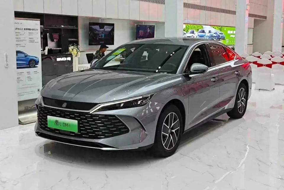 实测油耗3.37l,一箱油跑1977km,比亚迪秦l dm-i值得入手吗?