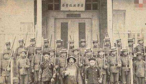 因为错怪了清政府,发生了保路运动,结果导致清朝的灭亡