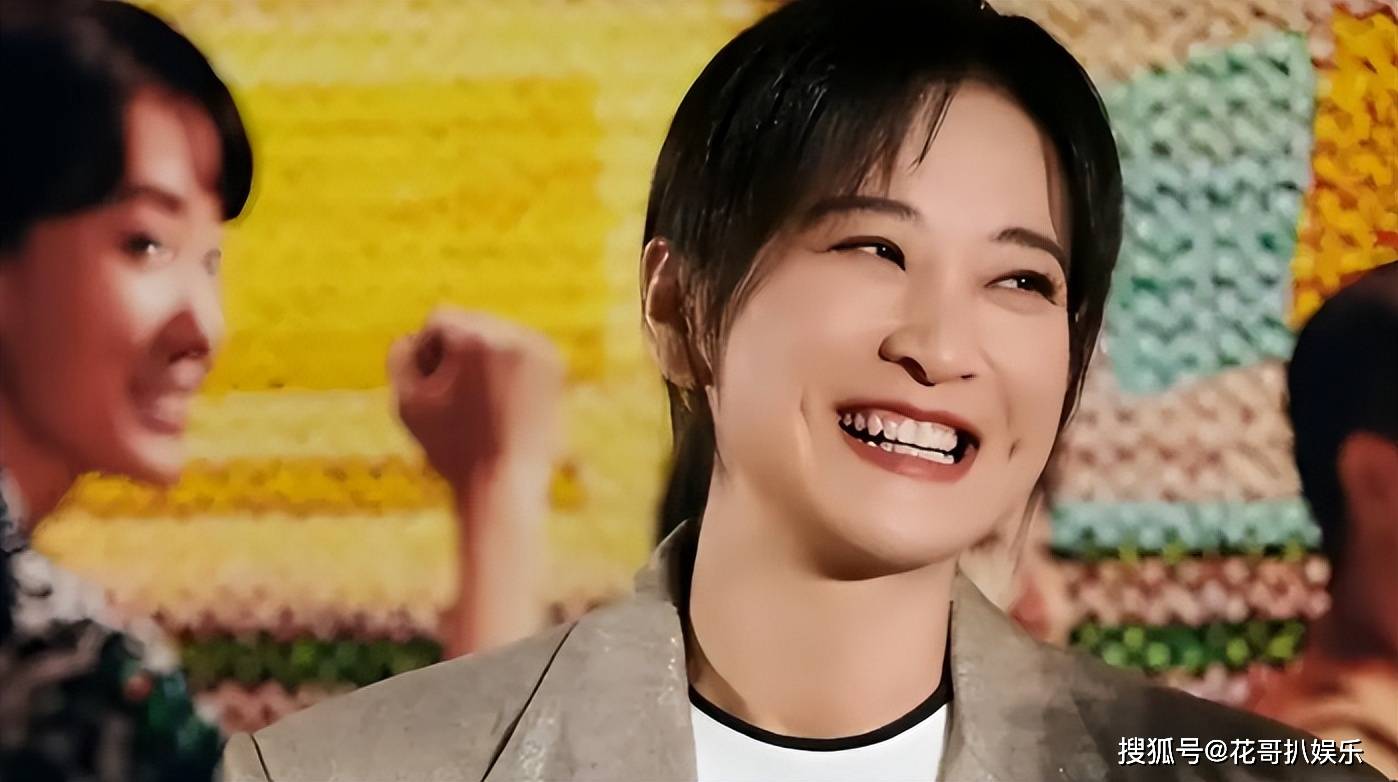 贾玲官宣成prada代言人,展现大女主别样风采,粉丝狂吹姐姐真美