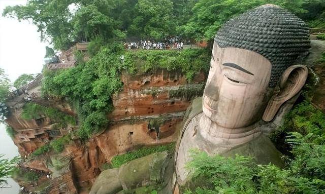 1962年乐山大佛重新修缮,心脏处发现一个洞,揭开1200年前的传说