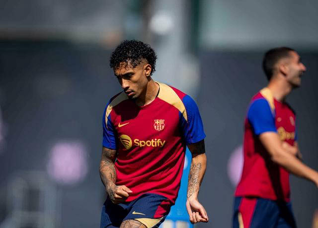 巴萨财政得到喘息,沙特球队1亿欧报价拉菲尼亚