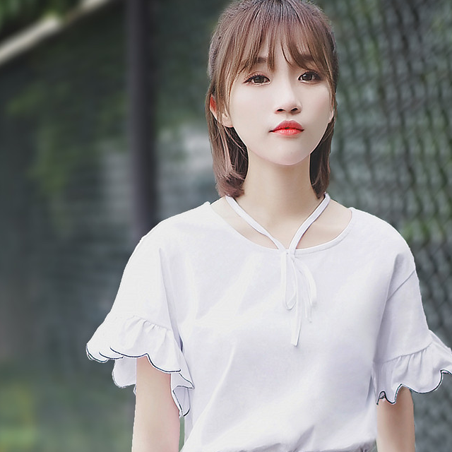 喇叭袖上衣能藏肉!