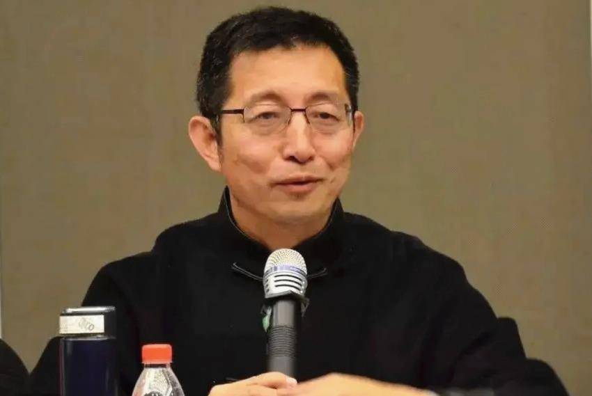 中国人为什么对土葬情有独钟?北大教授吴飞说,土葬有三大优势