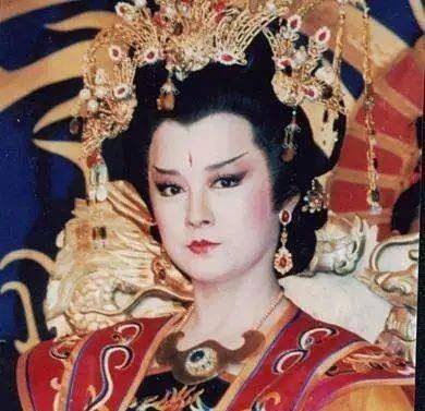 武则天的造神运动:偷鸡不成蚀把米_薛怀义_老尼_韦什方