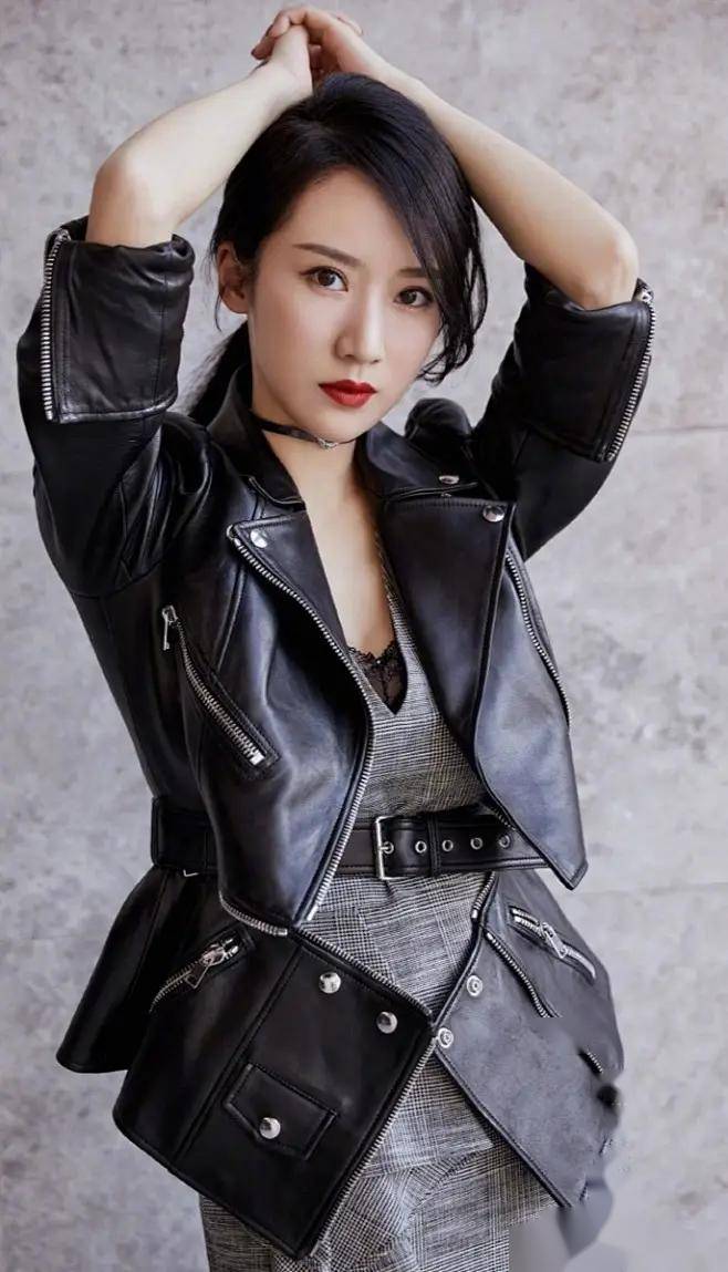 女神李念这性感饱满,李念写真中的迷人魅力,顶不住的诱惑!