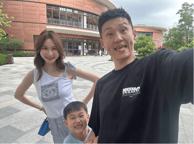 深圳重建,周鹏下家3选1,四川出售朱松玮,偷拍司机向杨鸣道歉