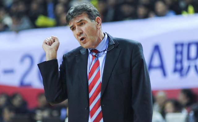 南京同曦男篮:新教练贝西洛维奇助力球队前行