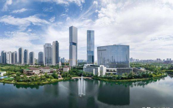 没有重庆武汉给压力,成都彻底放飞自我了?