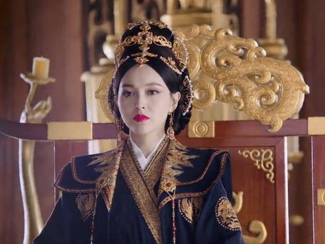 又瞎胡扯了,我母后和大丞相只是情人关系,并没有建立夫妻关系,情人和
