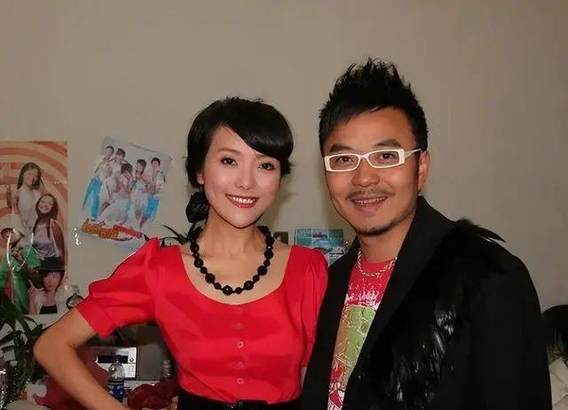 汪涵妻子公开承认有二胎,10岁沐沐帮妈妈管教妹妹,哥哥力爆棚_杨乐乐