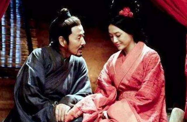 以后成为了历史上赫赫有名的汉文帝!而这位小妾,便是薄姬.