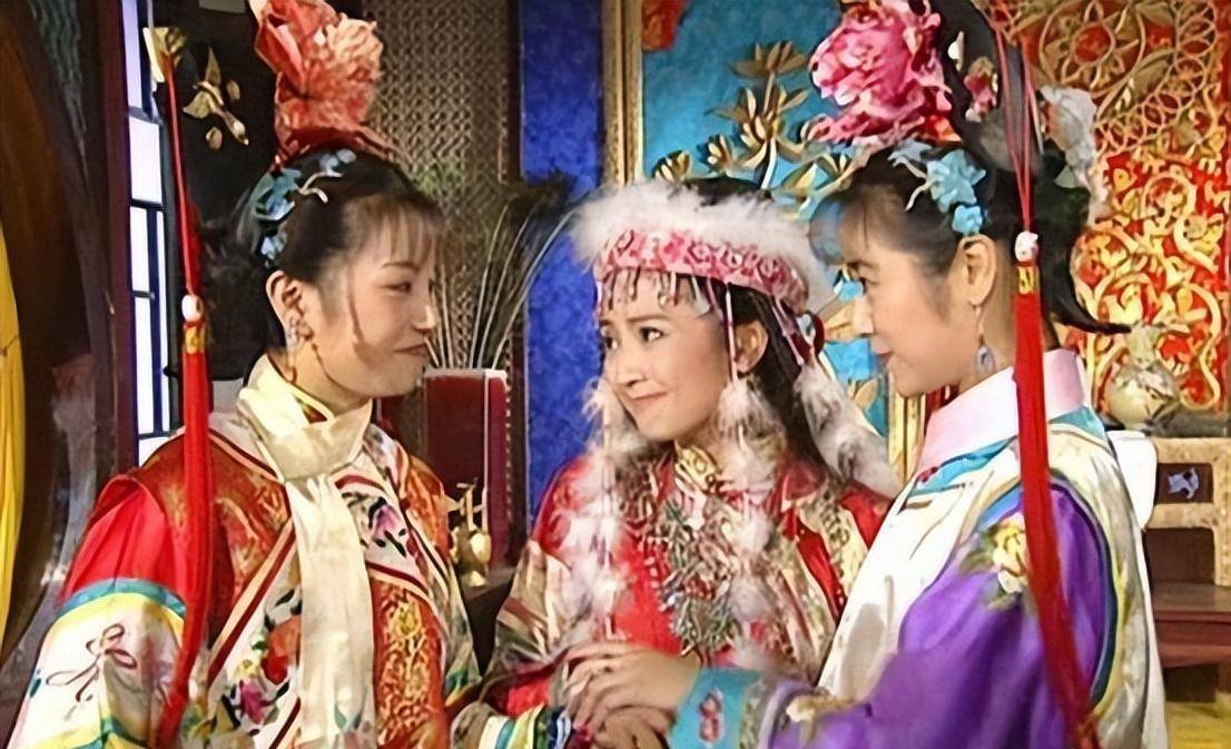 《还珠格格》中香妃和蒙丹双宿双飞,历史上真实的香妃命运如何?