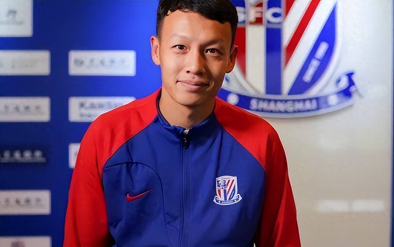 放他免费走人, 笔者觉得未来打下去,他可能是上海申花 国家队双料队长