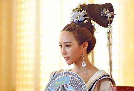 此才女11岁入宫,因一事得罪皇帝,她写了二十个字,皇帝转怒为喜