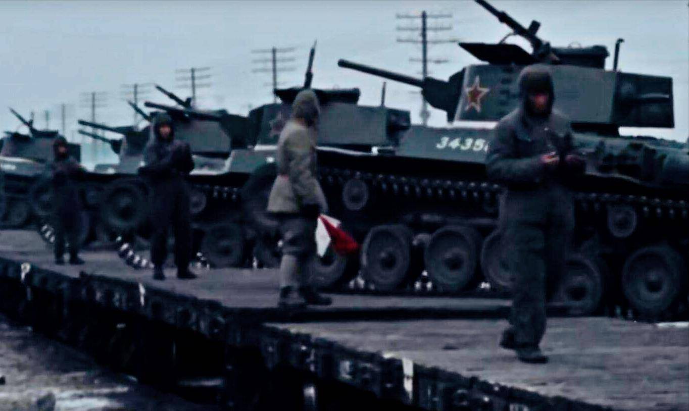 38军最猛师长贺东生,天津战役开坦克杀敌,代替牺牲战友养育孩子